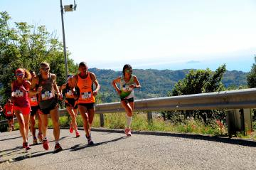 parla romagnolo  la 1° tappa  del Giro  Podistico  del l'isola d'Elba